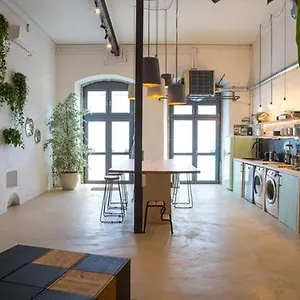 Industrial Loft In Front Of Santa Apolonia Apartment *