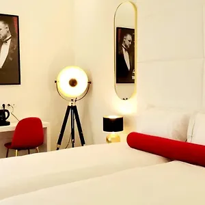Hollywood By Lisbon