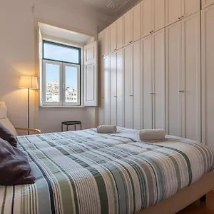 Typical 2bdr Lisbon
