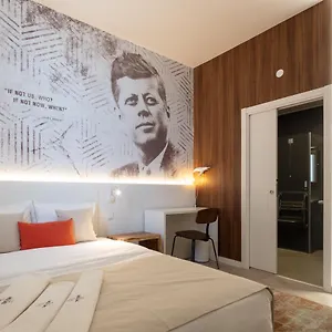 Hotel The Icons