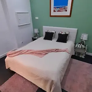 Lisbon Apartment *