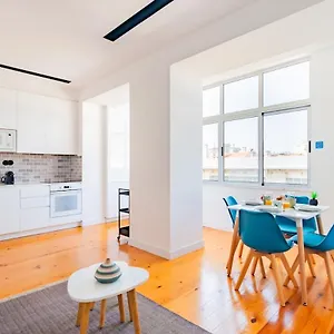 Urban Haven A 2br Modern Retreat Appartement Lissabon