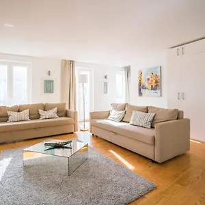 Duplex Ap Location Apartment *