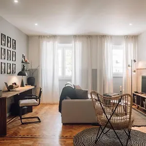 Soum - 2 Bedrooms In Alvalade Apartment Lisbon