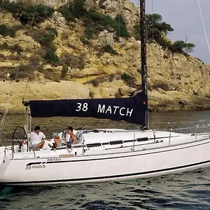 Botel Sleep Aboard A Beautiful Sailboat In *