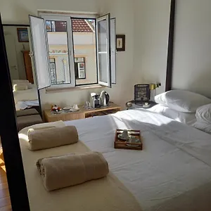 Charme Et Confort Au Coeur De Graca Homestay