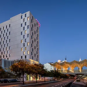 Moxy Oriente Hotel
