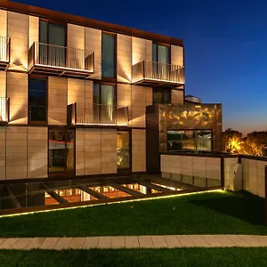 Wine & Books Hotel