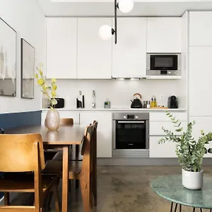 Limehome Calcada Do Cardeal Apartment Lisbon