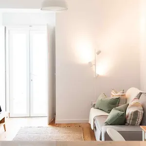 Amaro - Elegant 2 Bedroom In Alcantara Apartment *