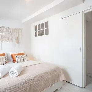 Apartment The White Principe Real Lisbon