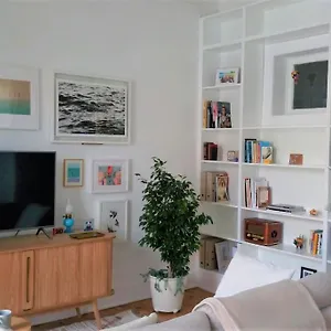 Apartment Artist's Retreat Near The Riverside With Ac