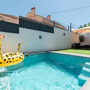 Luxury With A Pool In The - No Parties Allowed Lisbon
