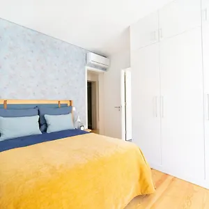 Blue By The River 2 - Elegant Two-bedroom In Santos Lisbon