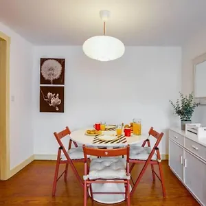 Balcony In Center *