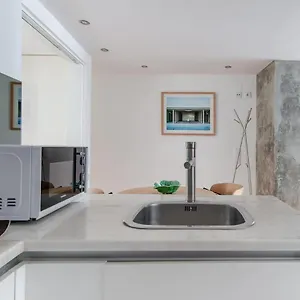 - No Principe Real Apartment