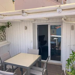 Fabulous T2 With Balcony In Rossio