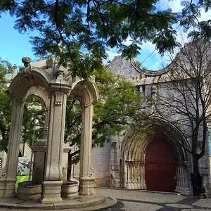 Bedooms With Shared Bathroom In In Historic Largo Do Carmo *