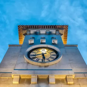 The Clock Tower By Five Stars Apartment